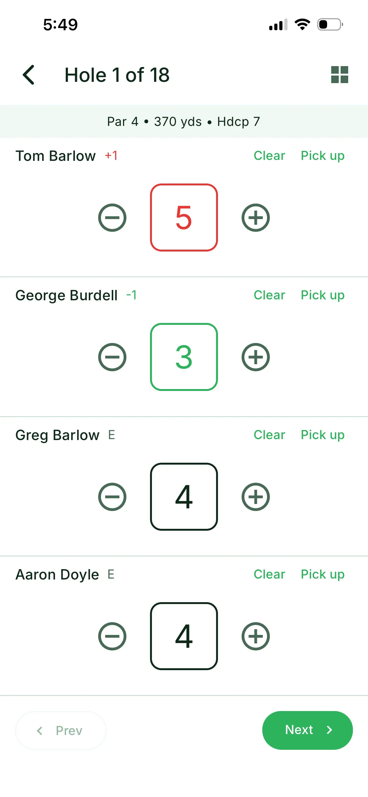 Entering scores on course in Deep Cabbage: hole 1 of 18 with its par, yardage and stroke index, and a running score for each player in the group.